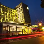 Yello Hotel Jemursari