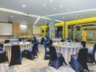 Hotel Yello Jemursari Surabaya