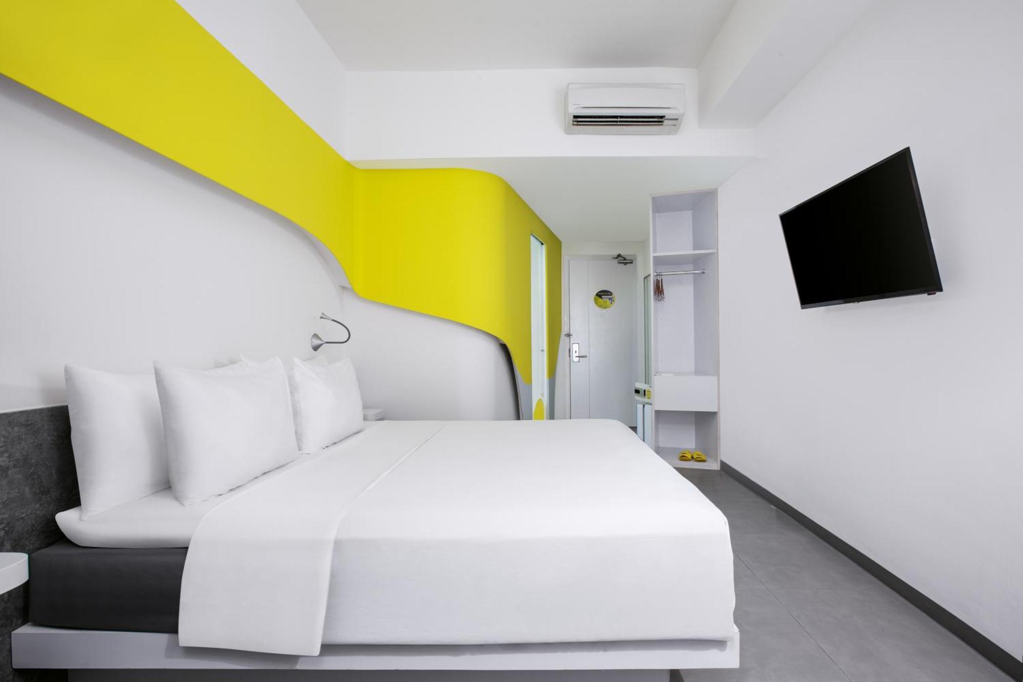 Yello Jemursari Hotel Surabaya