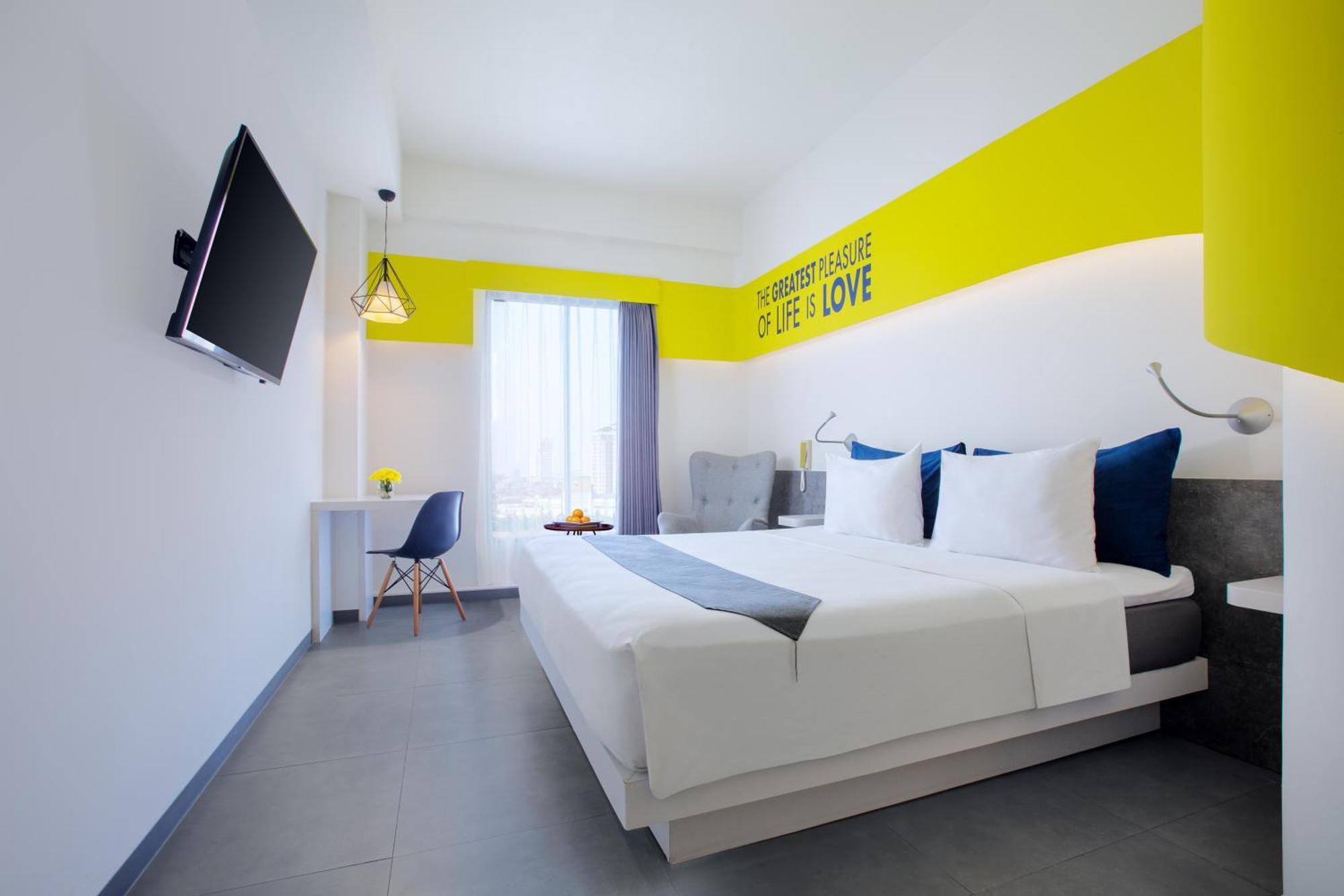Hotel Yello Jemursari Surabaya