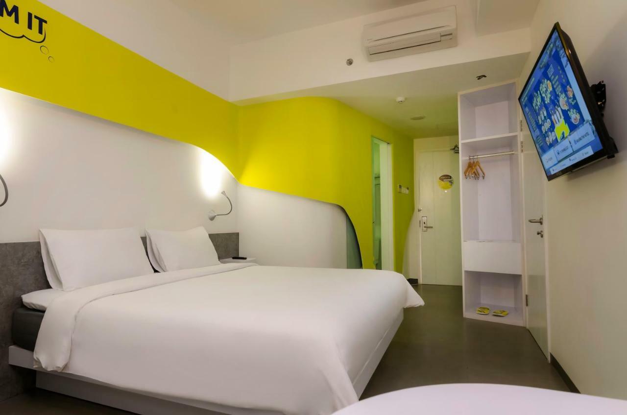 Hotel Yello Jemursari 4*